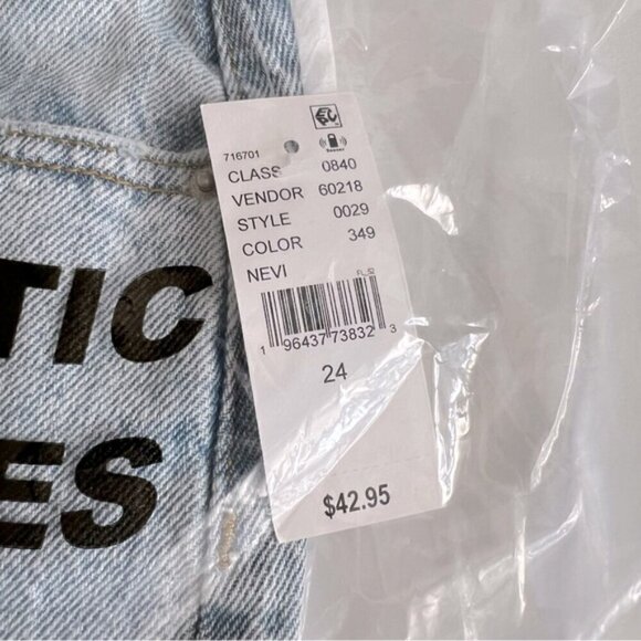 PacSun - Ladies, Low-Rise Denim Mini Skirt - Medium Indigo. Size: 24(US). (1603) - Picture 5 of 11